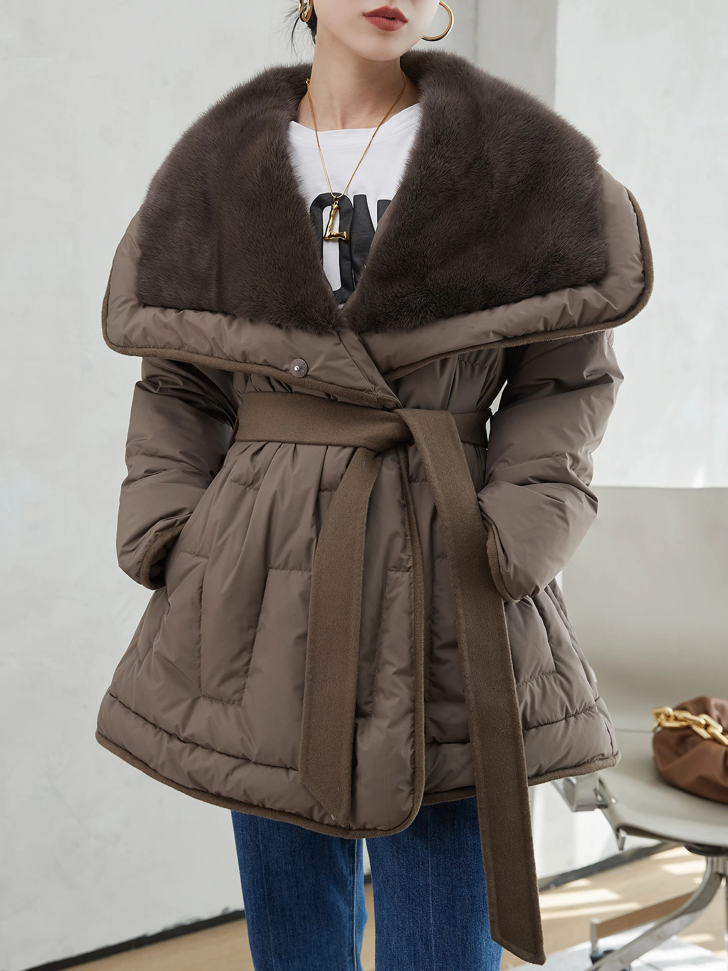 

Mink fur, grass, goose down, down jacket, medium length, windproof, fashionable, women's winter coat, new European style, 2022