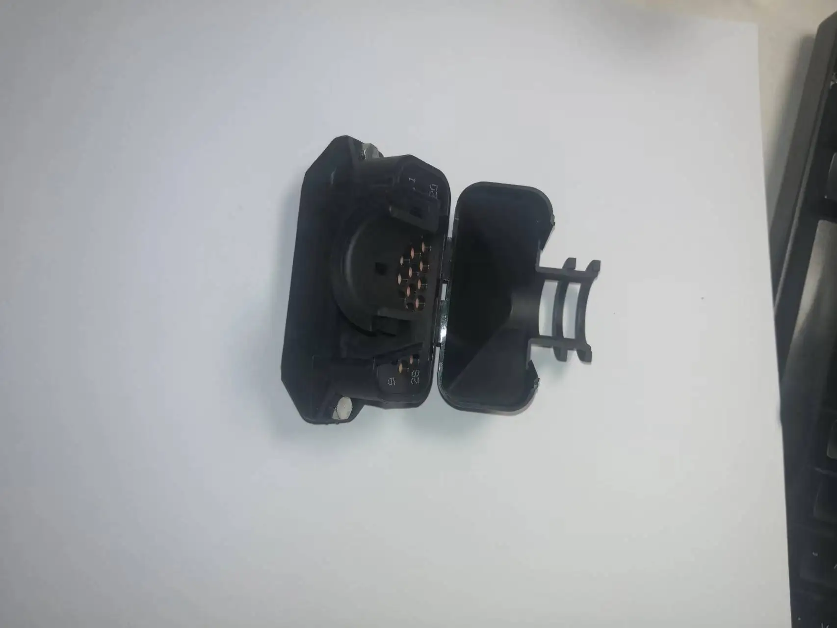 2PCS 28P Original Connector Sle130412-18 130412-0018 Terminal 110238-0446