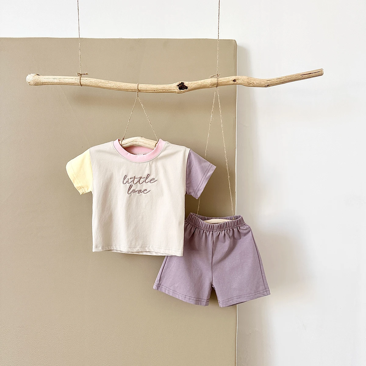 2024 New Baby Girls Clothes Set Casual Embroidered Letters Color Patchwork Short Sleeved T-shirt+loose Shorts Summer Boys Suit