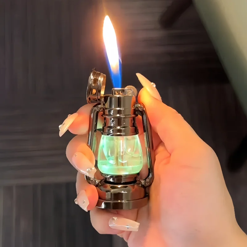 Lampe ornementale en forme de flamme ouverte briquet rétro Portable LED émettant de la lumière rechargeable briquet à gaz butane cadeau accessoire de cigarette