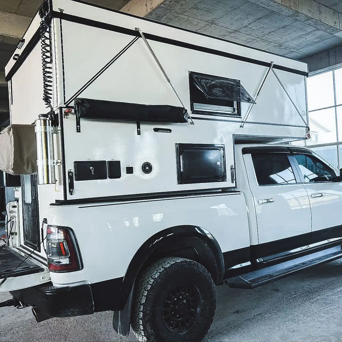 Tail box modified roof camping automatic hard shell