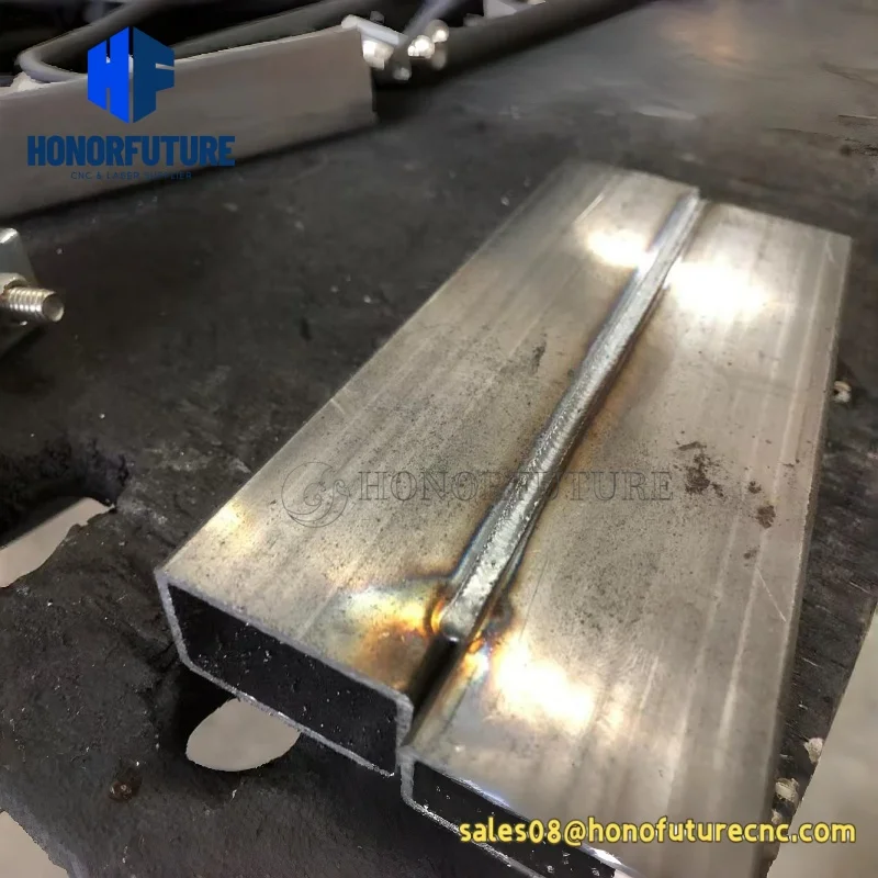 

Fiber Laser Machine Relfar 5in1 Welding Cleaning Cutting Machine for SS CS Al Metal Cleaning Welding