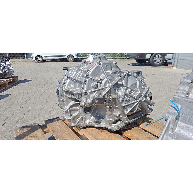 نقل علبة التروس 2.0L CVT F/4WD K114 المستخدم لسيارة Toyota VOXY 2014-18 3040010031