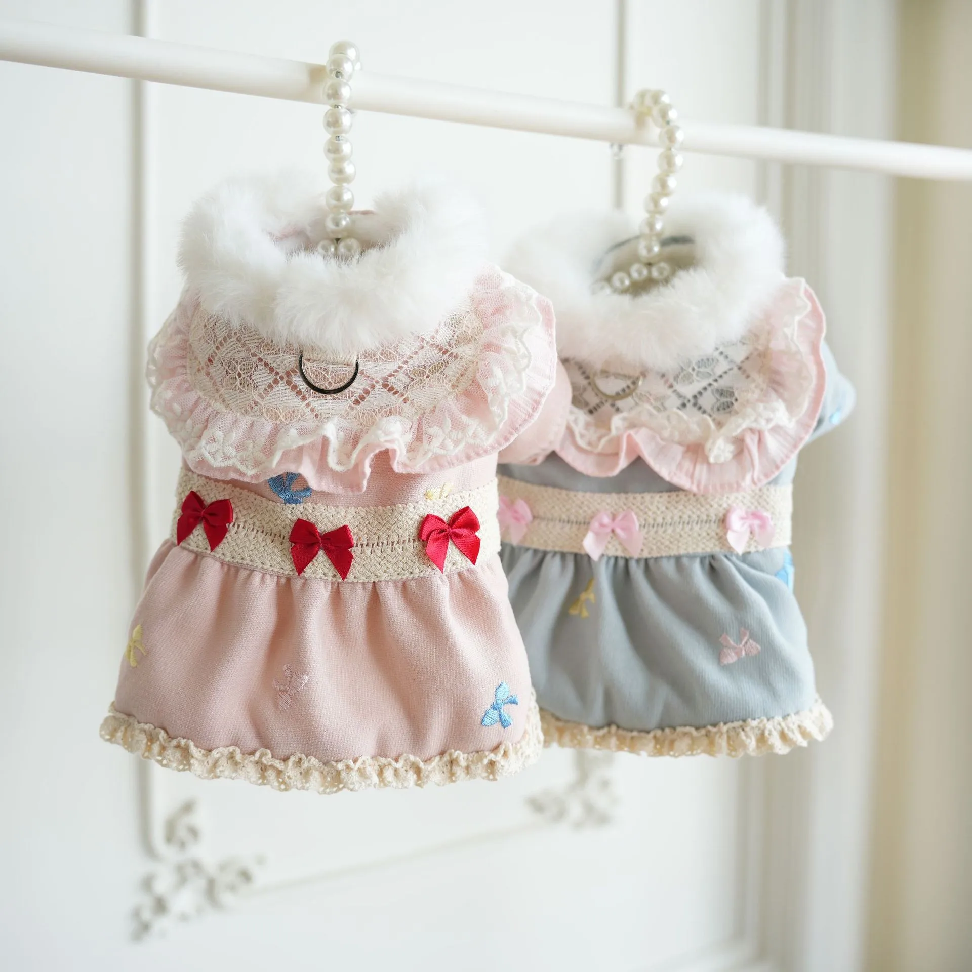 

Pet Clothing Factory Teddy Bear Warmth in Autumn and Winter Travel Can Pull Clothes Princess Dress Maid Bow Dress