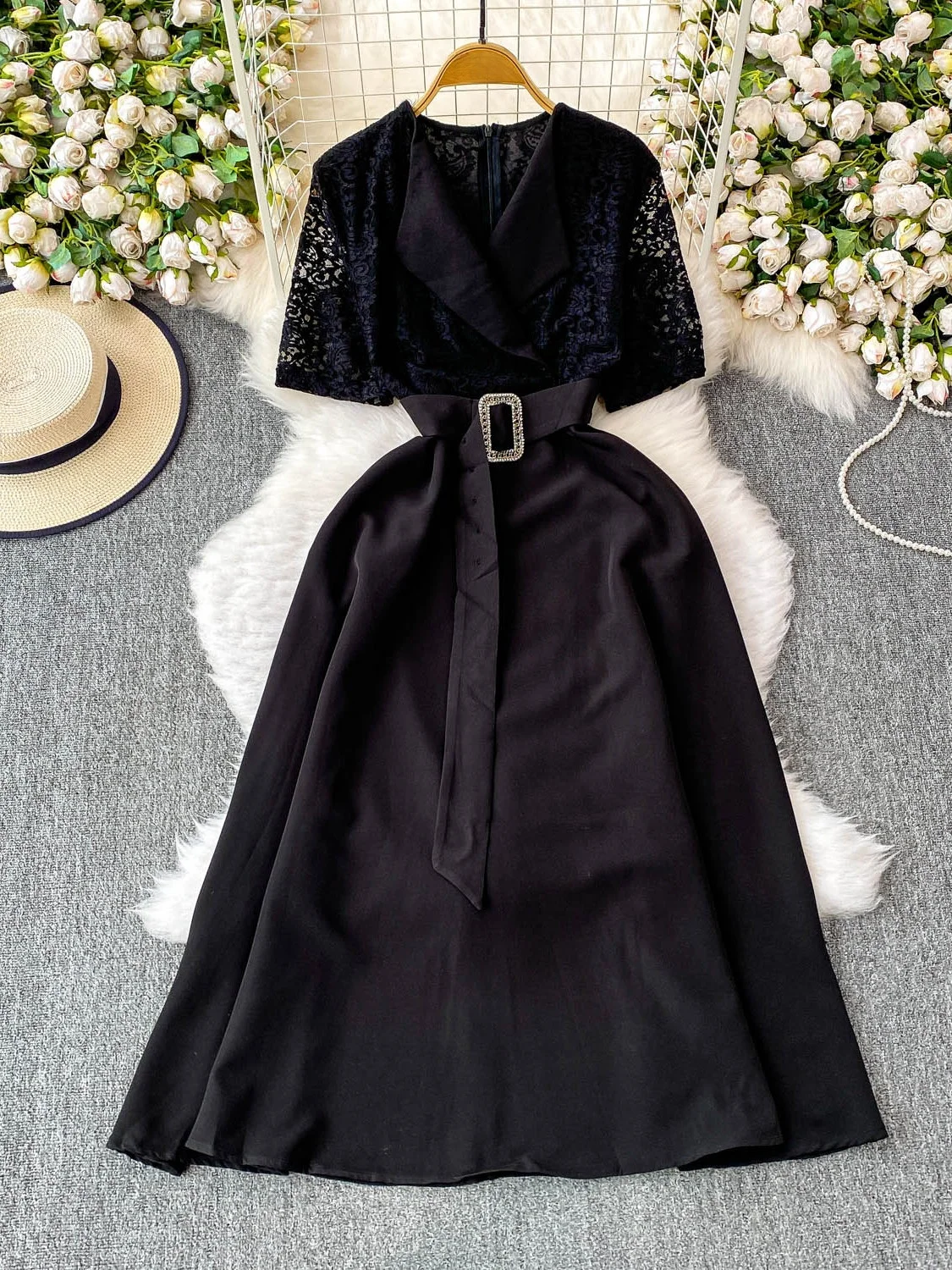 فستان أنيق من الدانتيل برقبة على شكل حرف v للنساء بخصر عالٍ وخصر مجمع صيفي من الحرير والساتان وأكمام قصيرة على شكل حرف a للحفلات