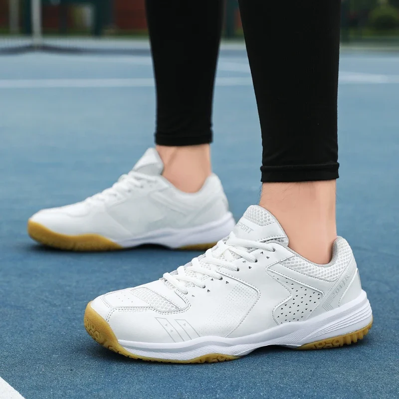 Couples Badminton Sport Sneakers Light Weight Women Athletic Table Tennis Shoes Non-slip Mens Volleyball Tennis Shoes 8202