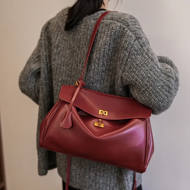 ladies-large-capacity-shoulder-bag-2025-underarm-style-casual-commuter-bag-fashionable-lazy-style-ideal-for-class-and-travel