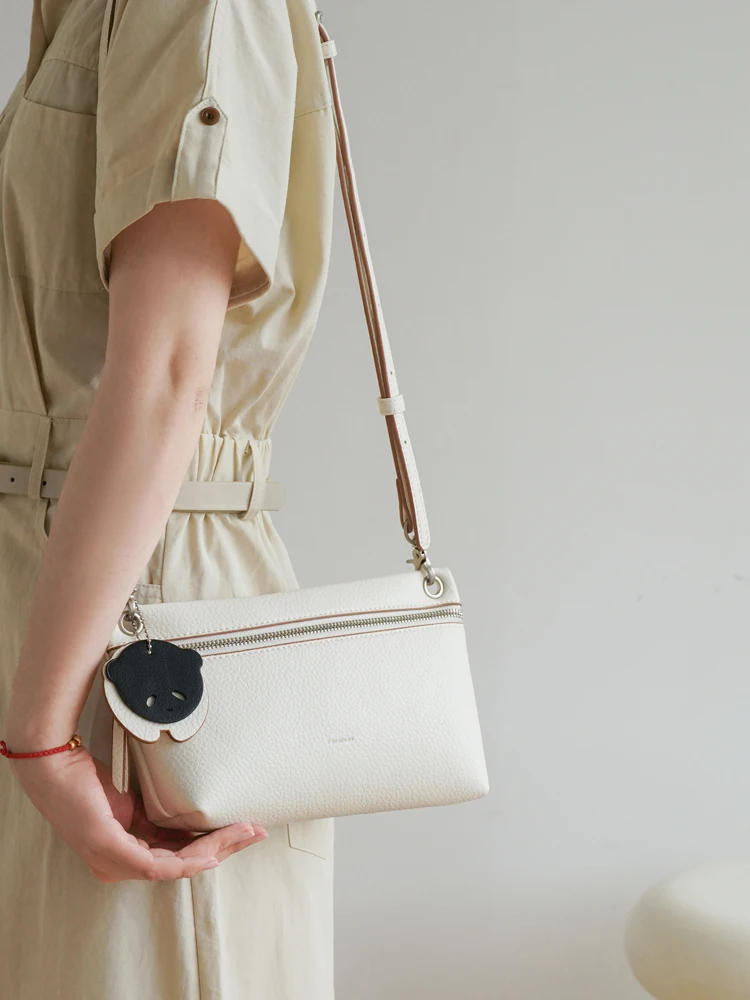 Elegant Lightweight Shoulder Bag for Women Simple Stylish Mobile Phone Bag Versatile Crossbody Bag Casual Envelope Shape