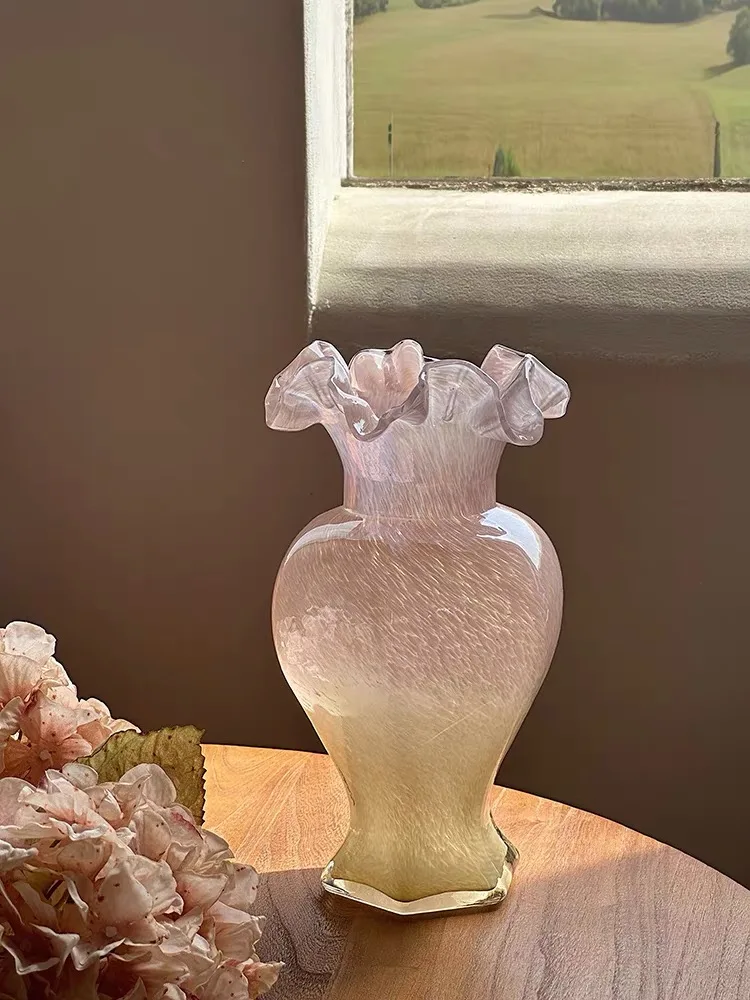 vase-a-fleurs-en-verre-rose-moderne-mat-decoration-interieure-elegante-arrangement-d'orchidees-salon-decoration-de-maison-neuve-ornement