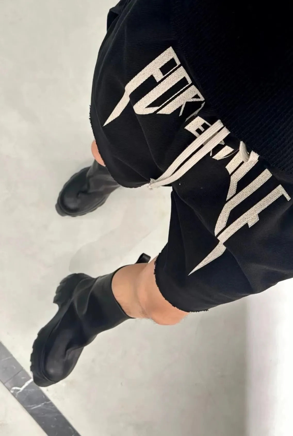 

Firmranch, черные шорты с вышивкой и лозунгом для мужчин и женщин, тяжелые эластичные шорты на талии с разрезом, пятые брюки, уличная одежда, наряд