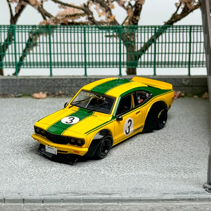 

Литый под давлением масштаб 1:64 сплав RX3 Mazda Желтая серия широкотелый спортивный автомобиль седан Игрушечная модель автомобиля демонстрация сцены коллекционные игрушки подарки