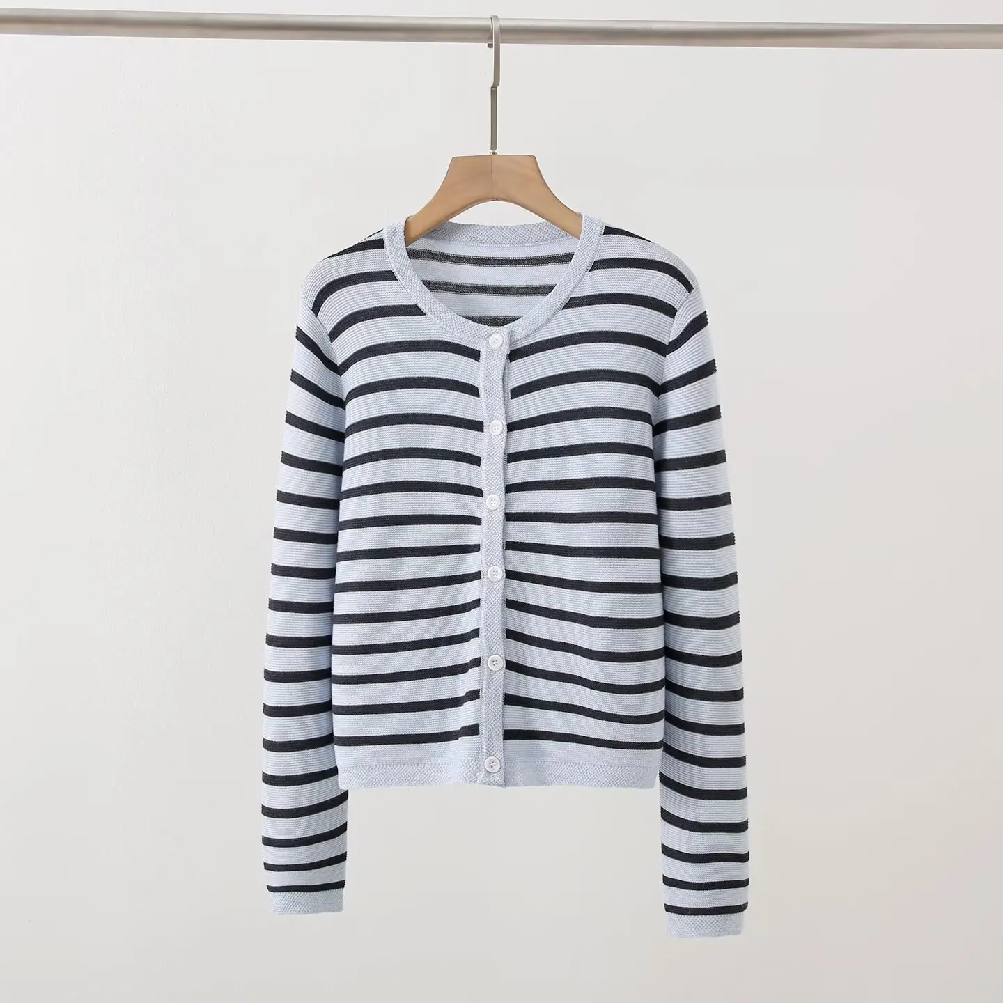 패셔너블한 스트라이프 니트 긴팔 여성 아우터웨어 2025년 가을 슬림 디자인 다용도 오픈 가디건 출퇴근 스타일