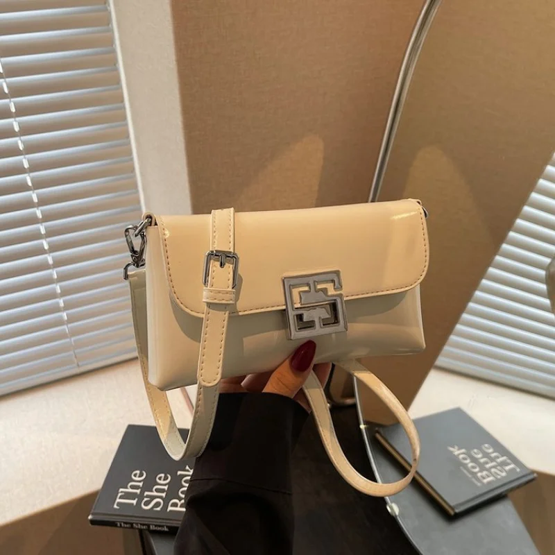 

Luxury Baroque Damask Tote Bag For Women Designer Inspired Pattern Elegant With An Ornate Royal Looking Design