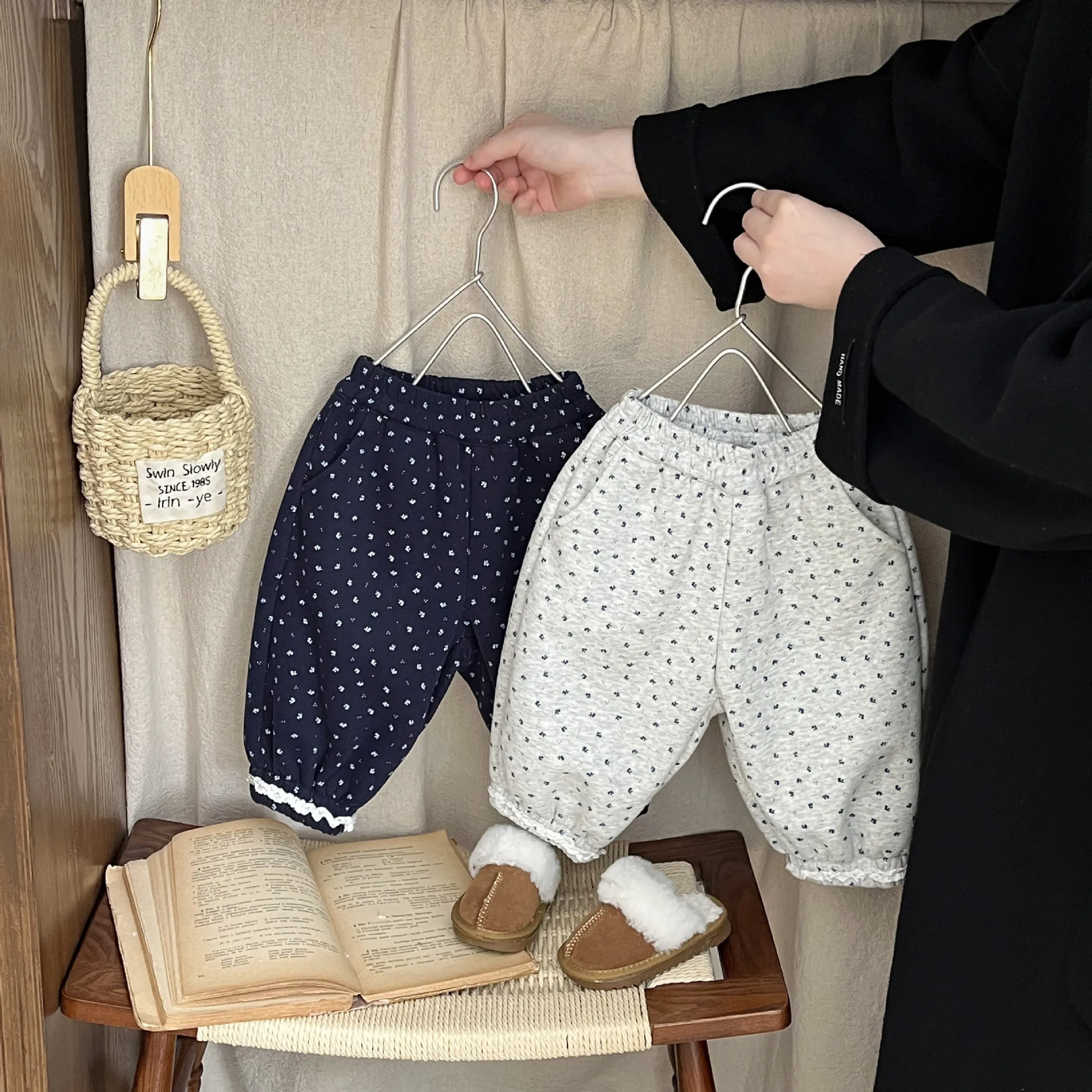 

2025 Fleece-Lined Pants Winter New Polka Dot Thickened Jogger Pants Children's Warm Long Pants