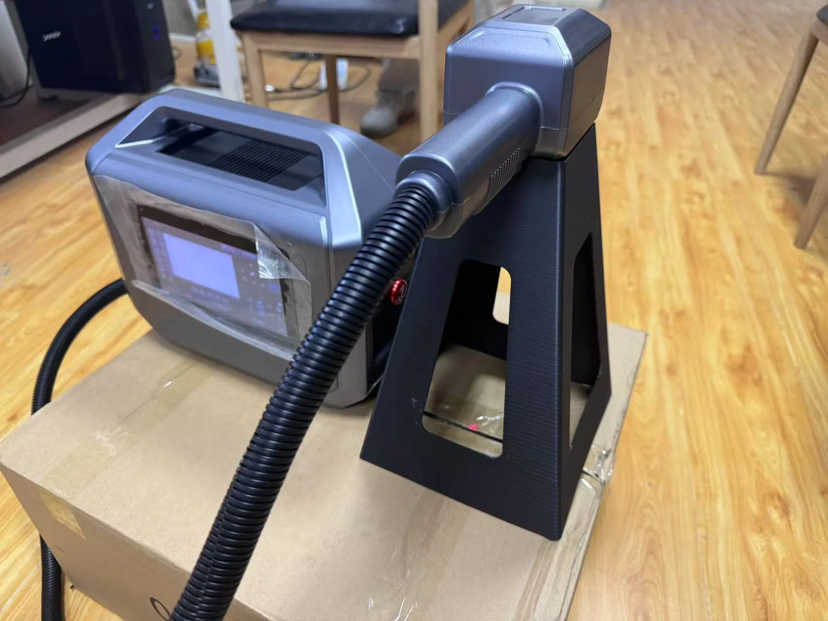 Portable Desktop Metal Fiber L - Laser Marking Machine 评论和价格