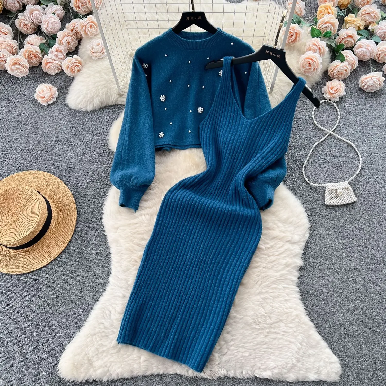 Slimming and Age-reducing Two-piece Dress Temperament Round Neck Pearl-studded Short Sweater Waist-cinched Knit Vest Dress