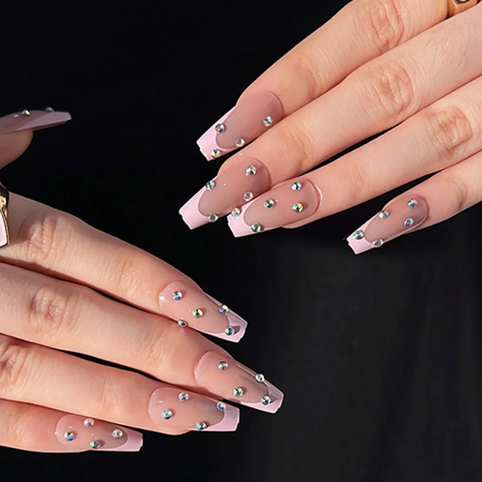 24 szt./partia Różowe Długie Sztuczne Paznokcie Baletki Francuski Manicure Ozdobione Perłami i Cyrkoniami, Naklejane Paznokcie Akrylowe
