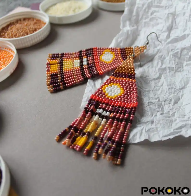 

ZGMXR Серьги из рисовых бусин, простые серьги из сплава с кисточкой, красное солнце, «Ретро», универсальный узор, женские богемные серьги с градиентом цвета, расшитые бисером