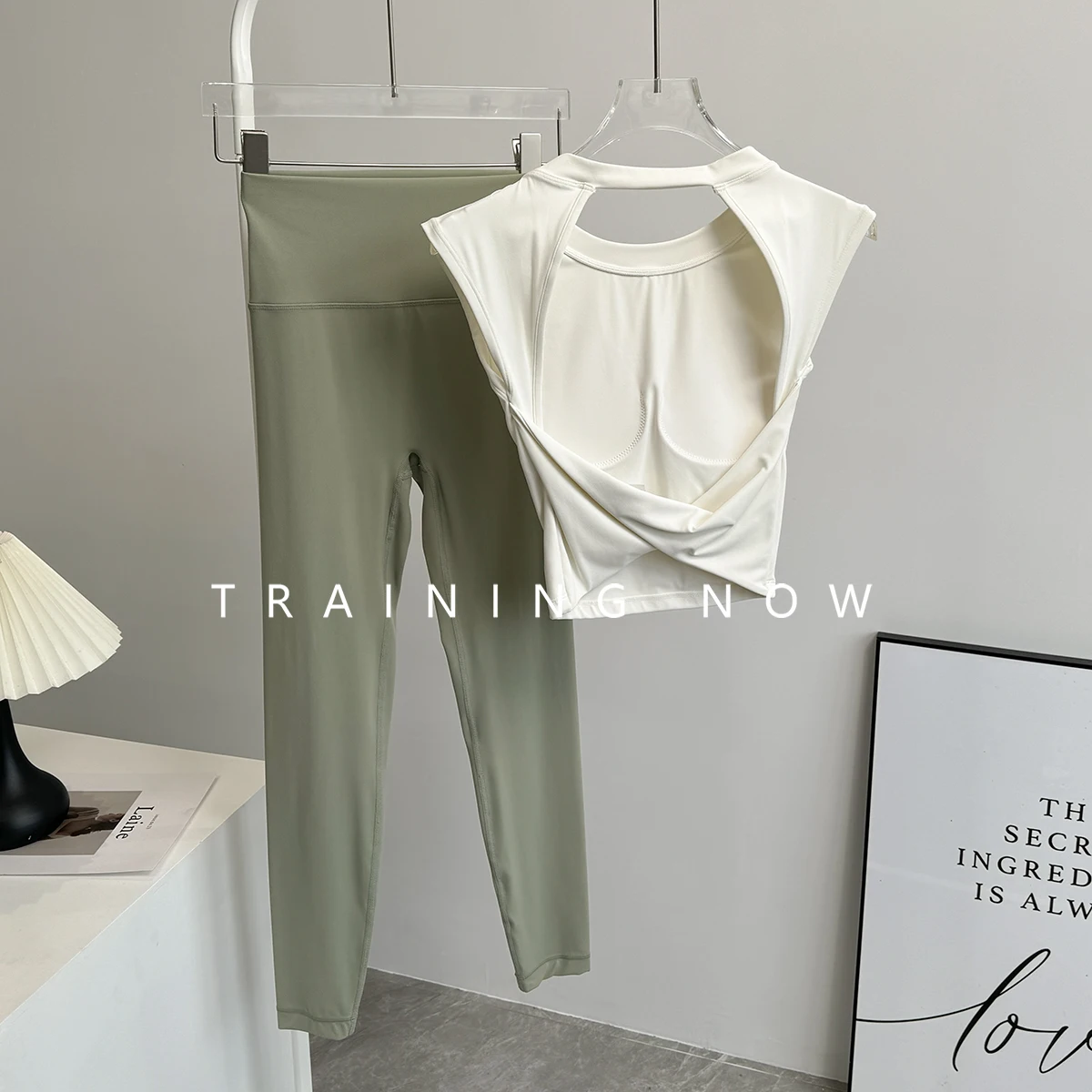 

Женский костюм для йоги с нагрудником, спортивный топ, облегающий и утягивающий, быстросохнущий, летний костюм для бега, фитнеса для пилатеса