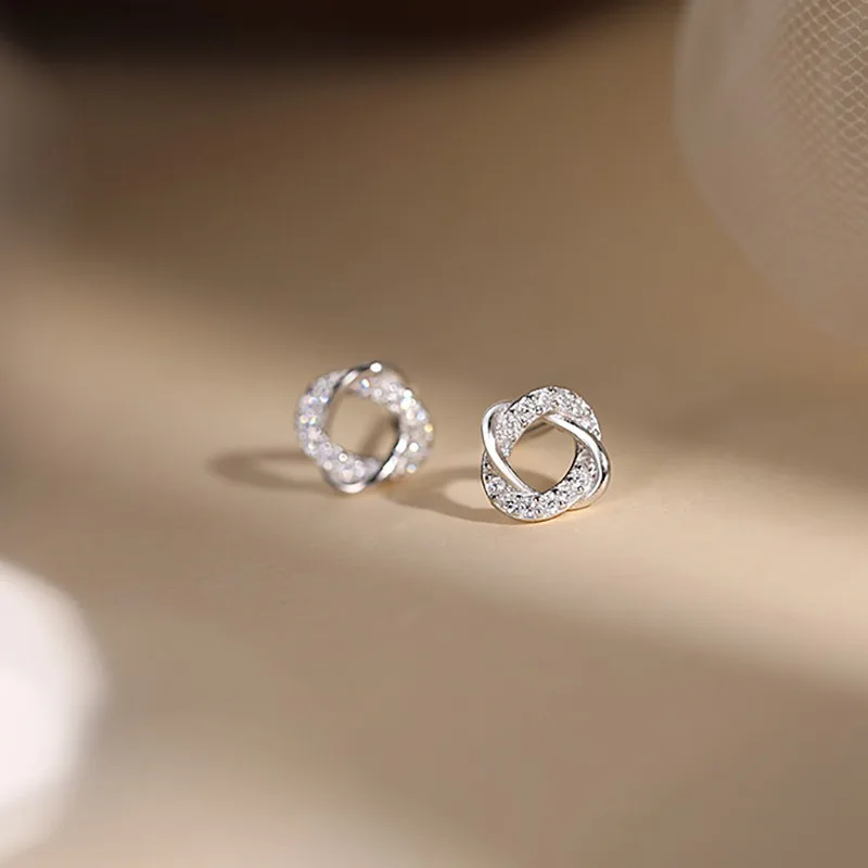 Brilhante na moda prata esterlina incrustada minúsculo zircão oco brincos circulares para mulher linha geométrica enwind jóias presentes