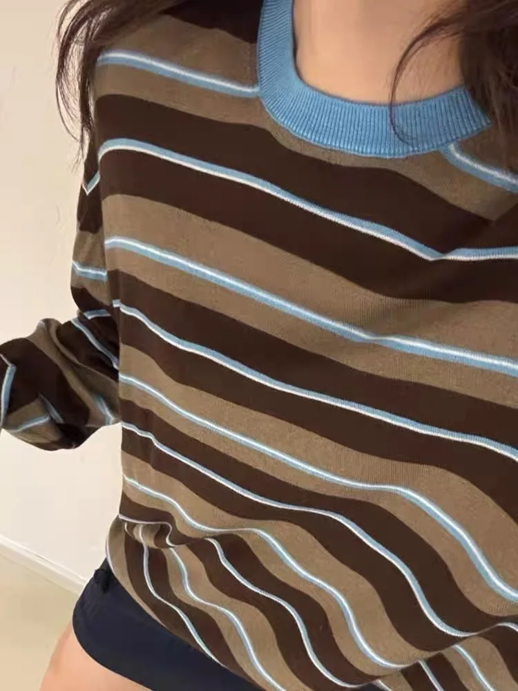 تي شيرت فضفاض مناسب مستدير Ne Long Sve تي شيرت نسائي للخريف كاجوال مريح بالإضافة إلى حجم علوي بنمط شريطي القهوة