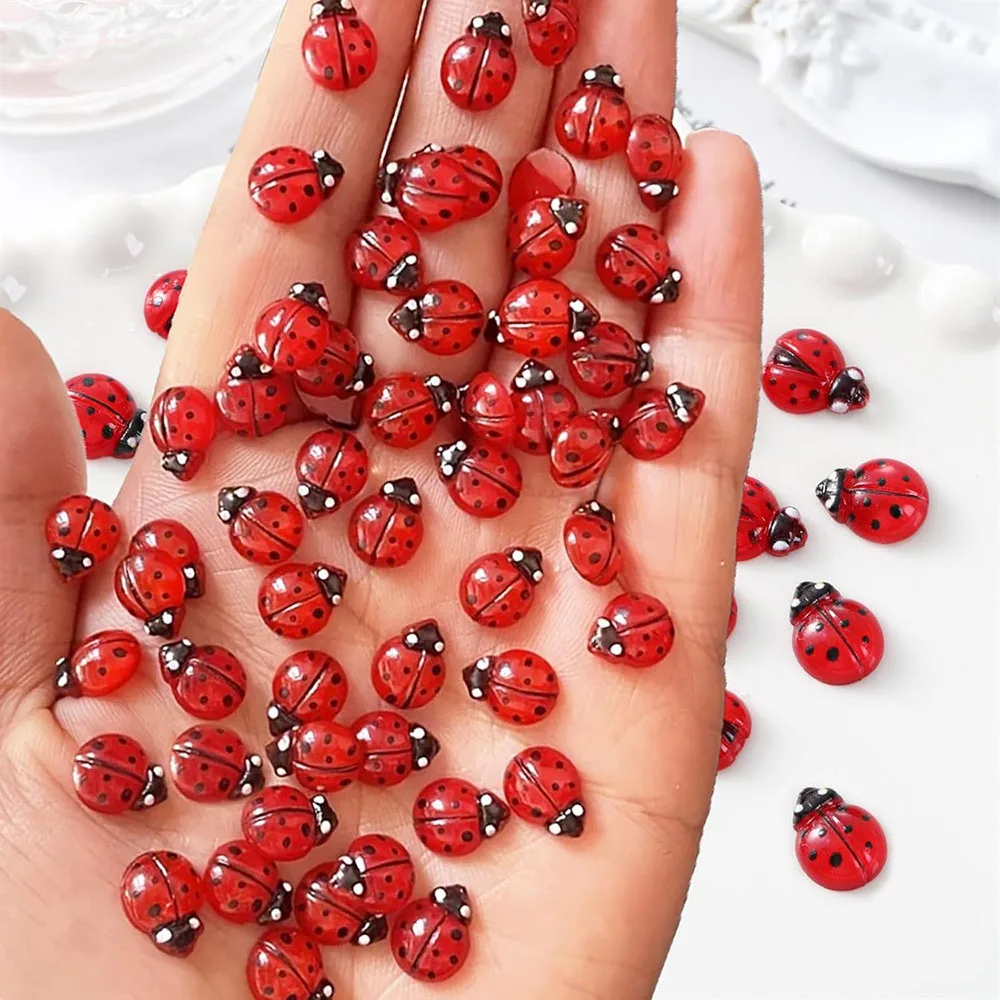50 sztuk biedronka zawieszki do paznokci śliczne owady ozdoby do paznokci Charms 3D żywica akcesoria do paznokci czerwone akcesoria do paznokci biedronki otwarte/zamknięte skrzydła