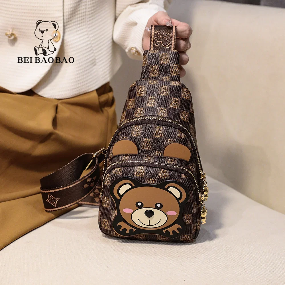 2024 New Trend Genuine Leather Fashion Trend Bear Cross Women\'s Casual Chest Bag Simple Commuter Shopping Crossbody Bag