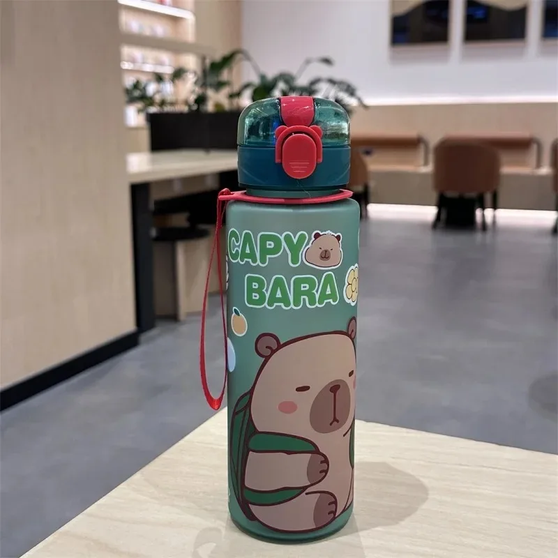 Botella de agua de capibara de dibujos animados para niños, vaso de agua de plástico a prueba de fugas con pajita de silicona, portátil, para viajes al aire libre, 750ml