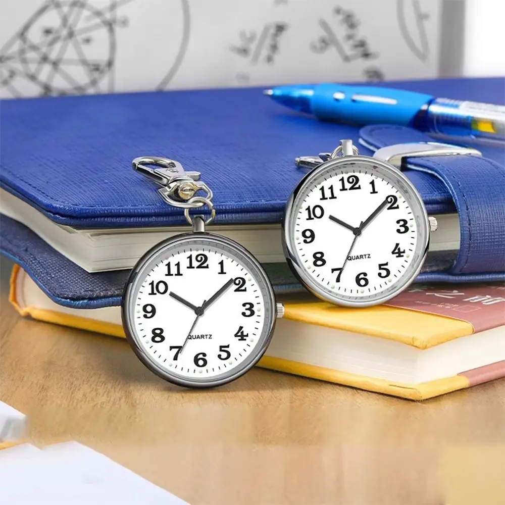 Lichtgevend zichtbaar ultradun zakhorloge Sleutelgesp Quartz hangerhorloge Draagbare verwijderbare klok Student Jongens en meisjes