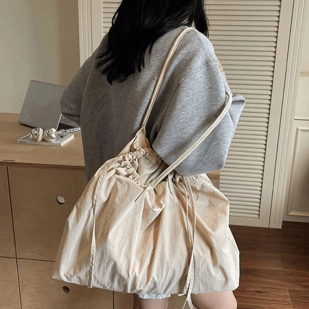 Solid Color Nylon Totes Bag Versatile Large Capacity Overlarge Drawsting Bag Light Weight Casual Women's Handbag Commutting image 4