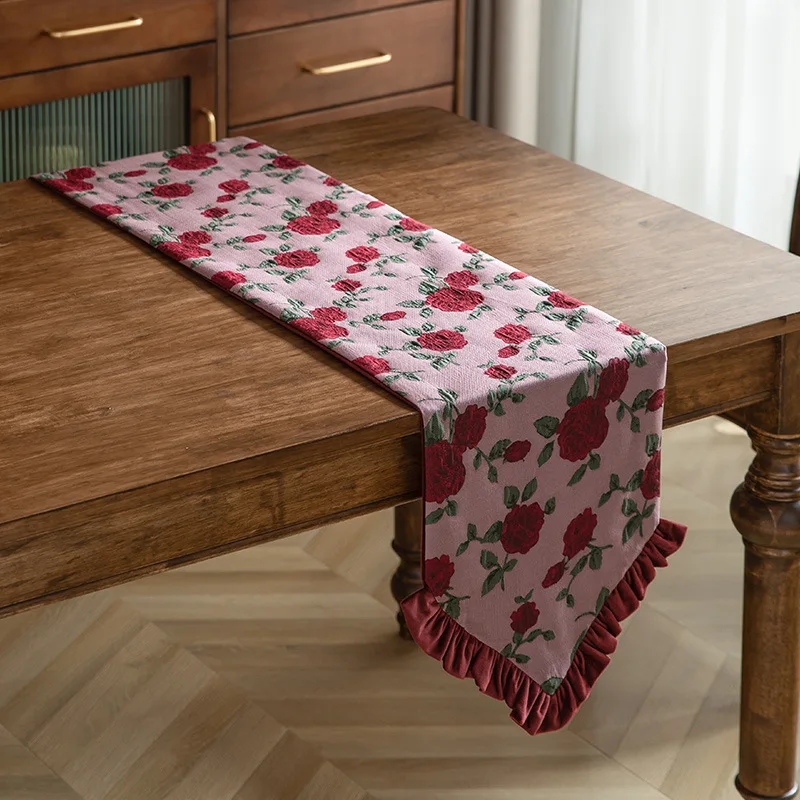 American Retro Table Runner Light Luxury 3D Jacquard Red Rose Tablerunner Velvet Edge Home Coffeetable Cover Green Tablecloth