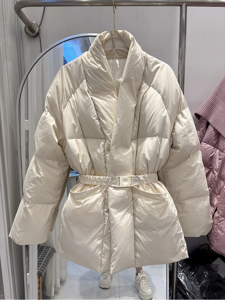 冬の新作 V ネックダウンジャケット女性のファッション通勤気質スリムフィットハイエンドミッドレングスホワイトダックダウンジャケット