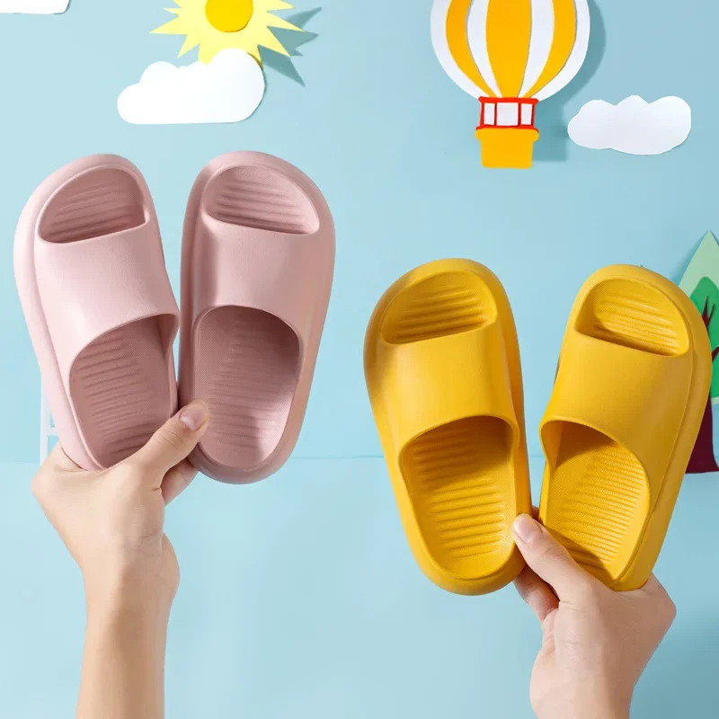 Zapatos de baile antideslizantes para niños y niñas, calzado de verano para la playa y el baño, suela suave, 2024