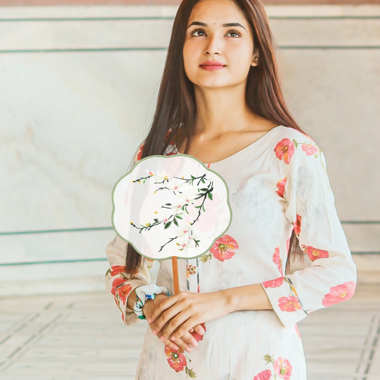 

Exquisite Double-Sided Embroidery Circular Chinese Tassel Hand Round Art Decor For Room Decoration Hand-Made Classical Style