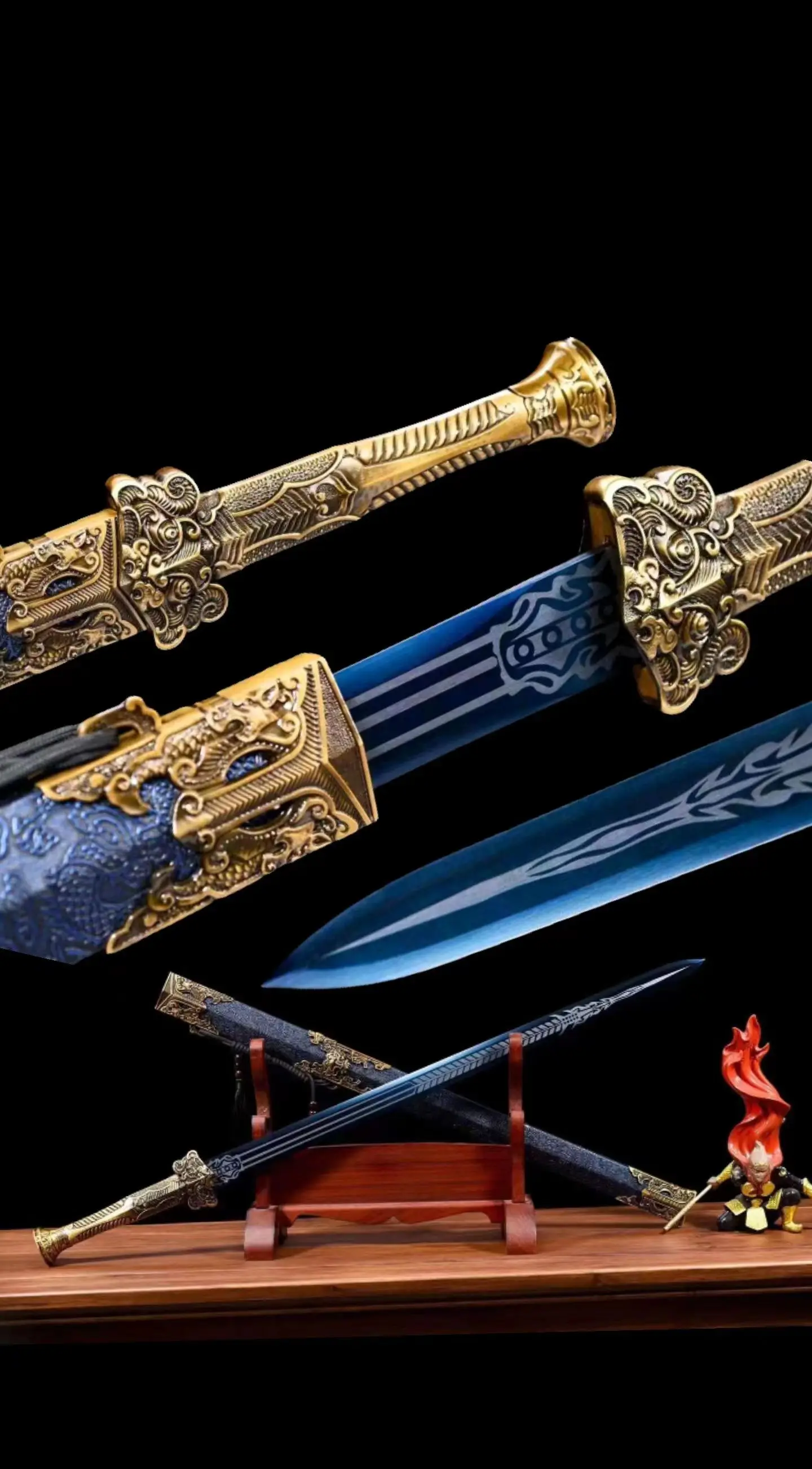 

Traditonal Chinese Kungfu Battle Sword, Leaving, Real Handmade Extreme Manganese Steel, Baked Blue Blade, Unsharpened