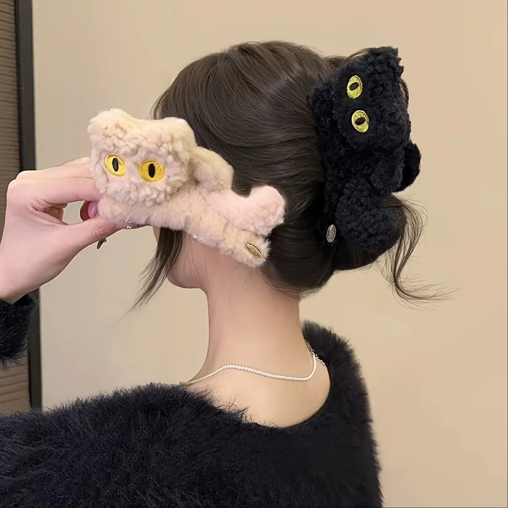 1/2pcs Autumn and Winter Fashion Plush Cat Claw Clip, Cute Cartoon Women's Shark Clip, Super Cute Ponytail Bun Clip.