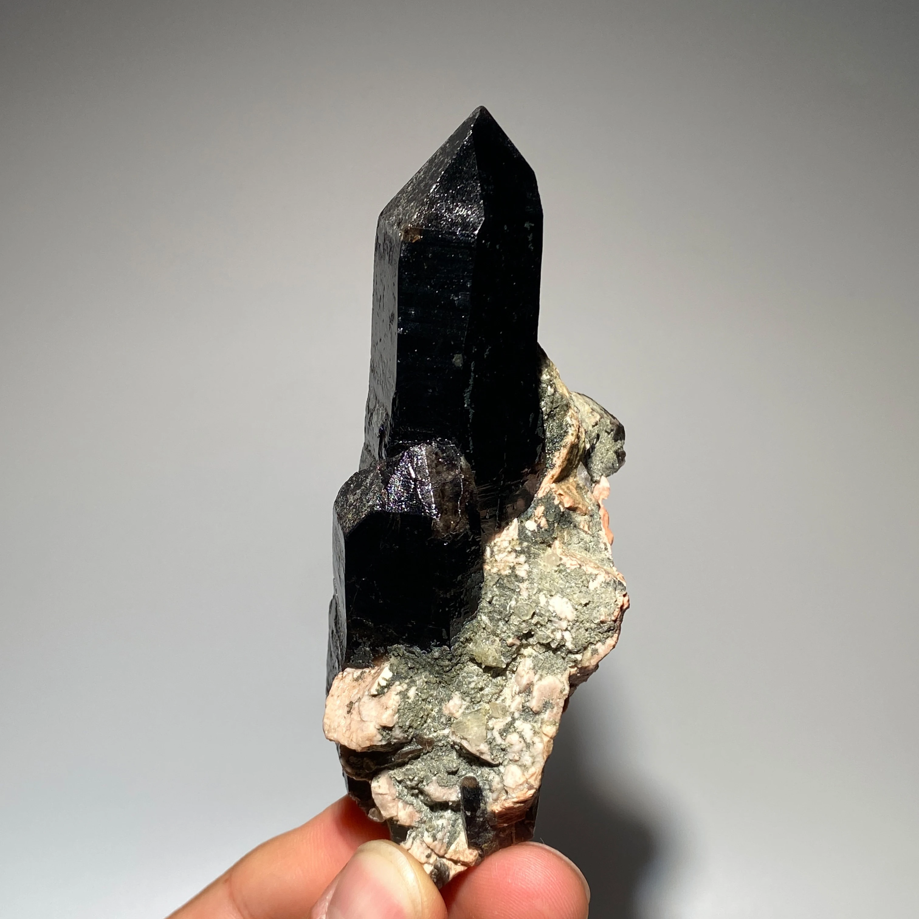 Natural Black Crystal Cluster Mineral Specimen Healing Meditation Energy Teaching Home Decoration Gift