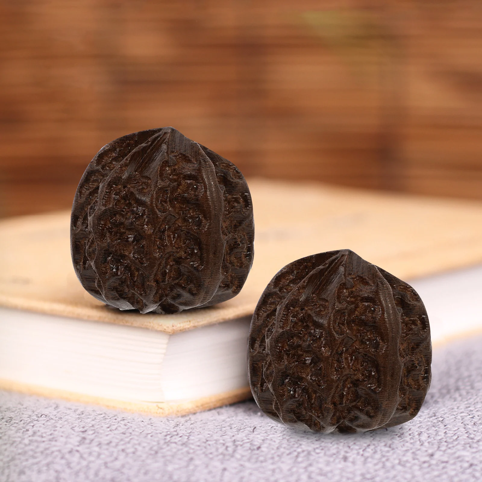 

6 шт. темно-коричневые деревянные массажные шарики из орехового дерева, ручной эргономичный массажер для рук, массажный шарик для акупунктурных точек для пожилых компьютерных пользователей