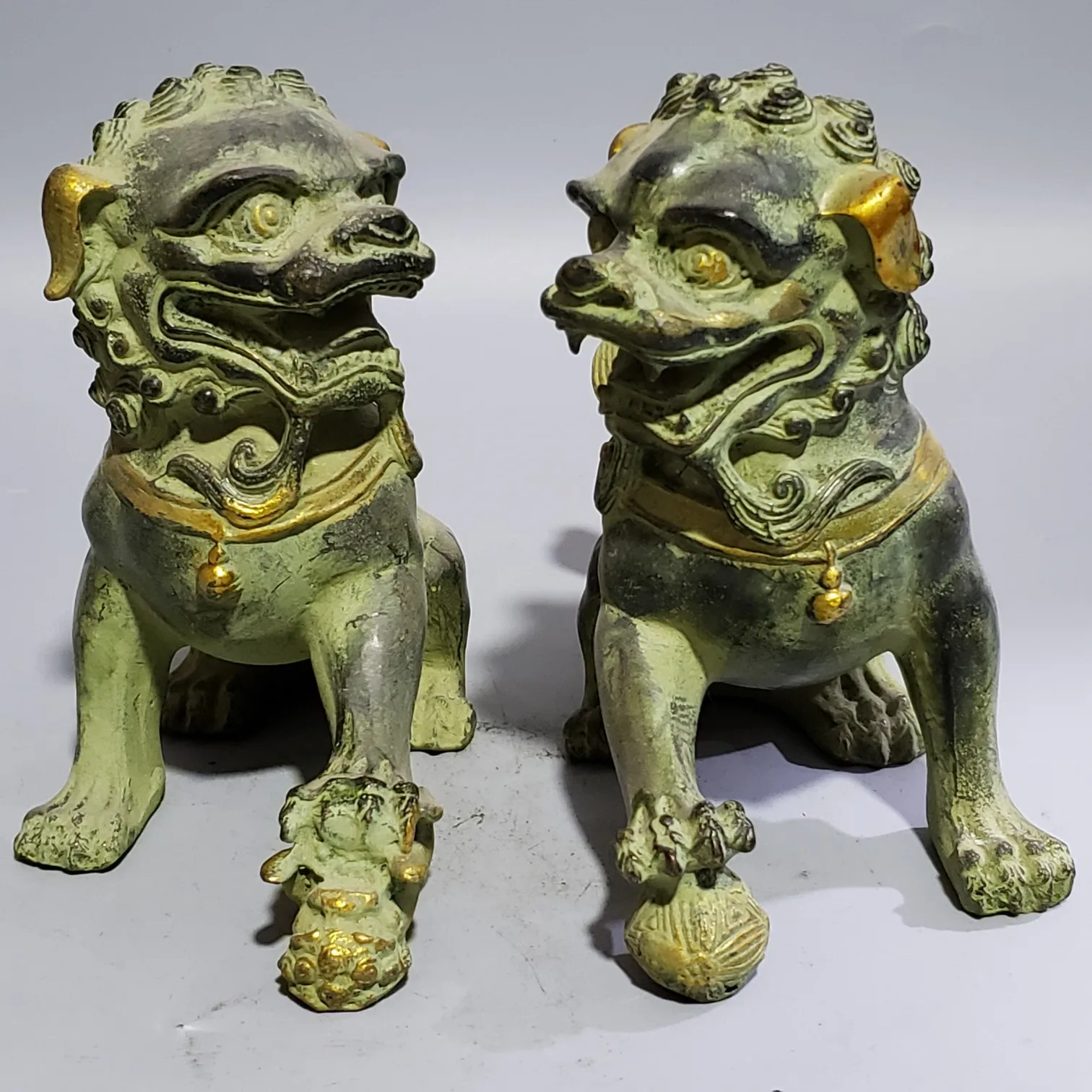 

Vintage Bronze Gilded Lion Home Decoration Ornaments