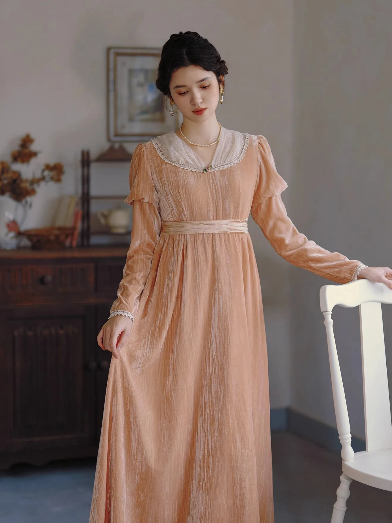 เดรสกำมะหยี่สีชมพูสำหรับผู้หญิง แขนยาวทรงแม็กซี่ ไซส์ S-XL สไตล์วินเทจ เอวสูง คอวี รุ่นใหม่ปี 2025 จาก TIYIHAILEY