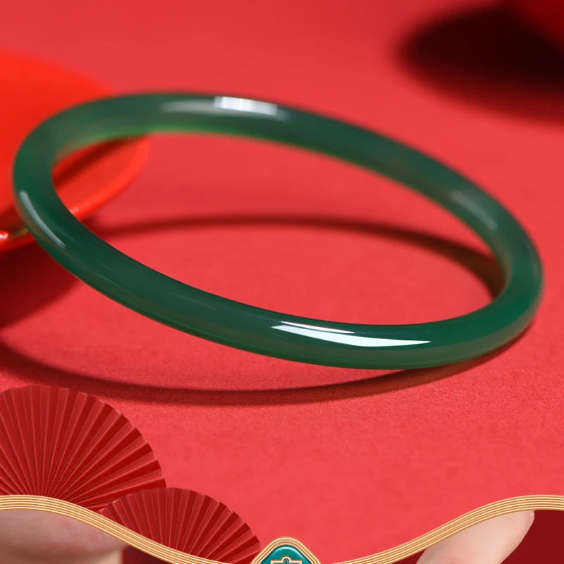 Yu marrow bracelet female green jade bracelet fine beauty bracelet Yu Shi Bing kind of jingle bracelet.