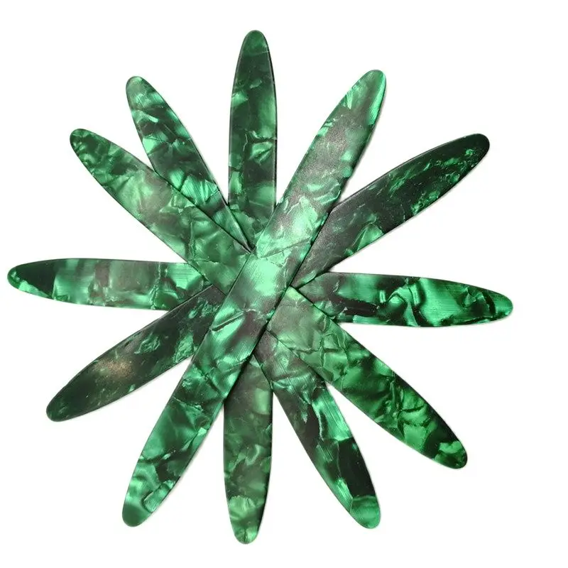 

Custom Drop Custom 500PCS OUD Special Material Long Shape Sheet Green Guitar Use Picks Different Gauges 0.46MM/0.71MM/0.96MM
