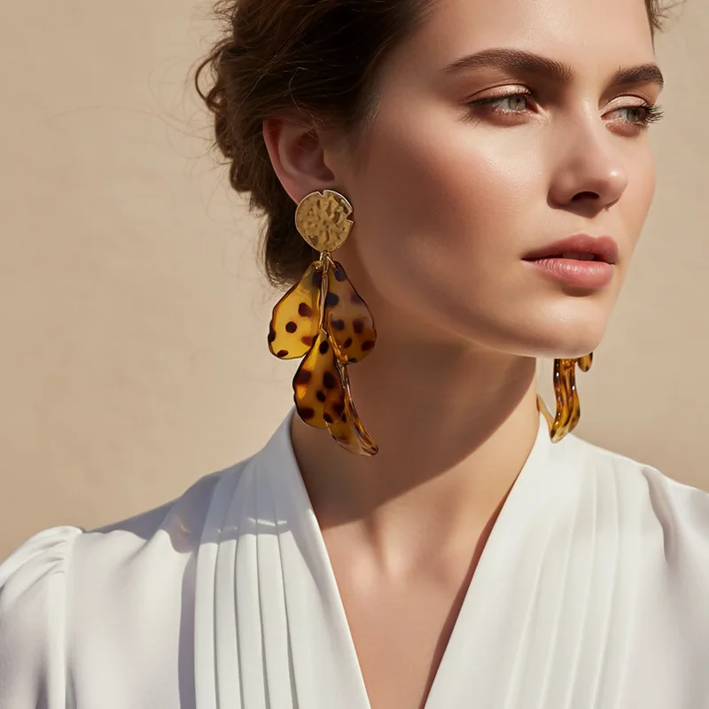 Fashion light luxury long multi-layer leopard print leaf fringed earrings high-end spotted leaf earrings