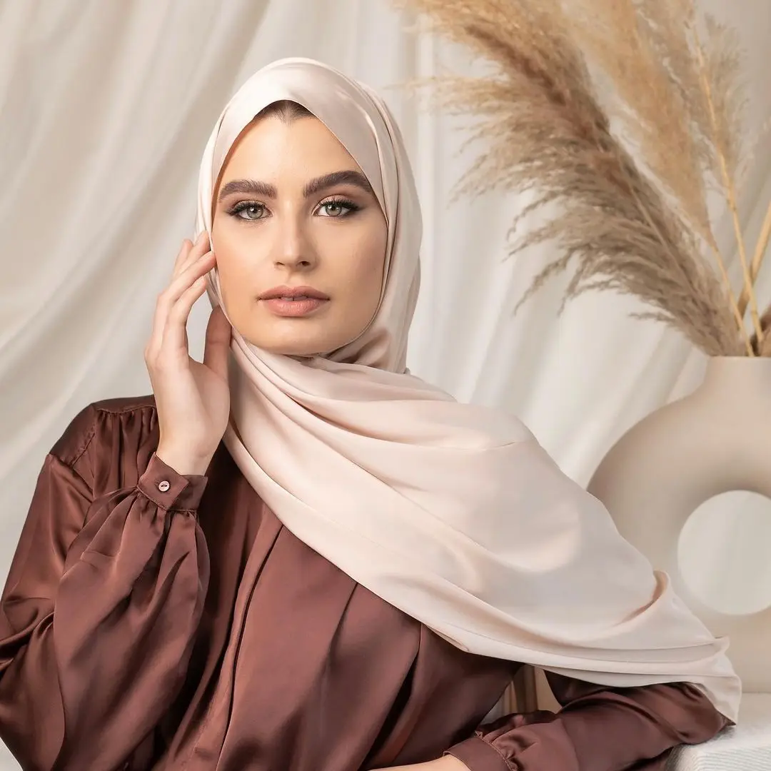 Gran oferta, bufanda musulmana de satén de seda, chal de diseño lujoso para mujer, Hijab de satén, chal liso para mujer musulmana, bufandas de seda Tudung