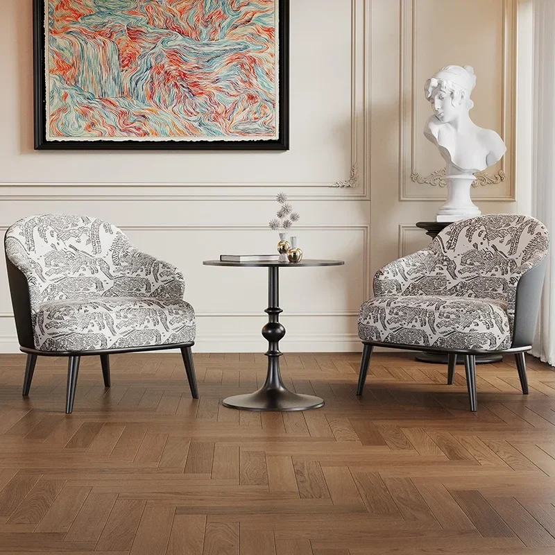 Chaise de loisirs de style médiéval, design français rétro, hôtel, famille d'accueil, canapé de réception unique, table et chaises de négociation