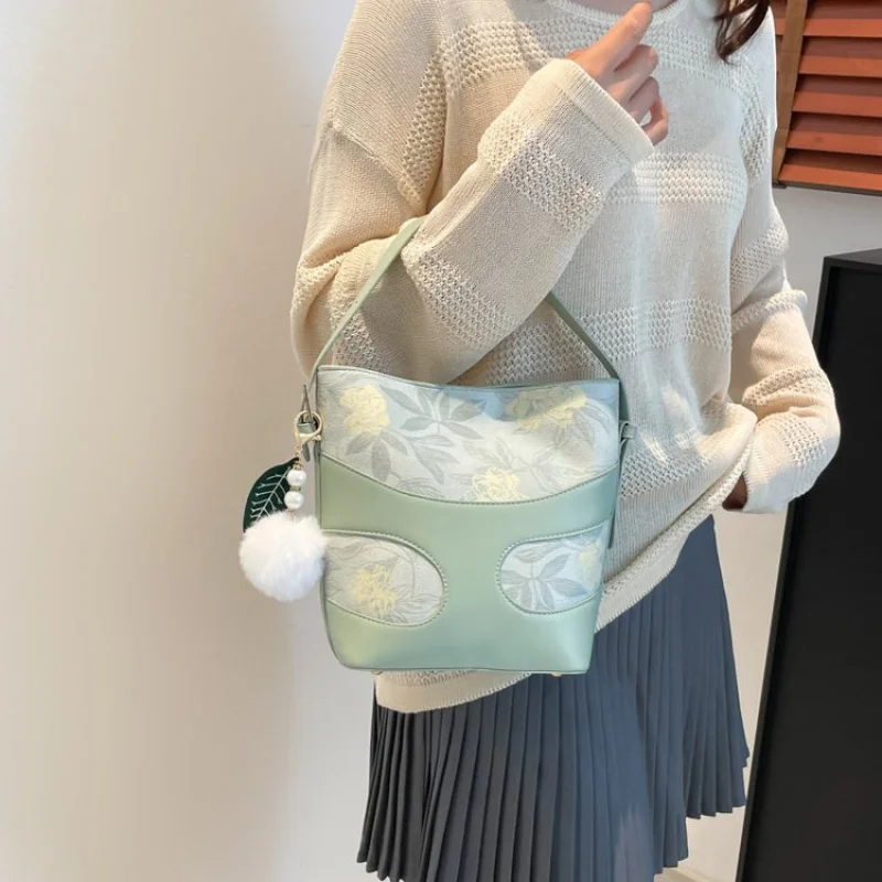 

2025 New High-end Ladies Leather Crossbody Handbag Luxury Brand Famous Designer Classic Simple Paris​