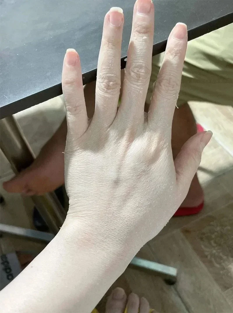 250g verhelderende lichaamscrème huidvernieuwings- en exfoliërende formule, snel bleken, voedend en gladmakend voor een stralende huid