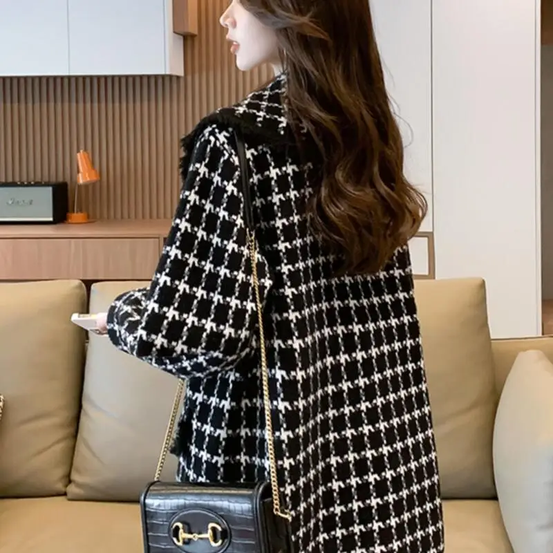 

Hot 2025 New Autumn Winter Qianniao Plaid Woolen Coat Stylish Age Reducing Medium To Long Length Doll Collar Knitted Woolencoat
