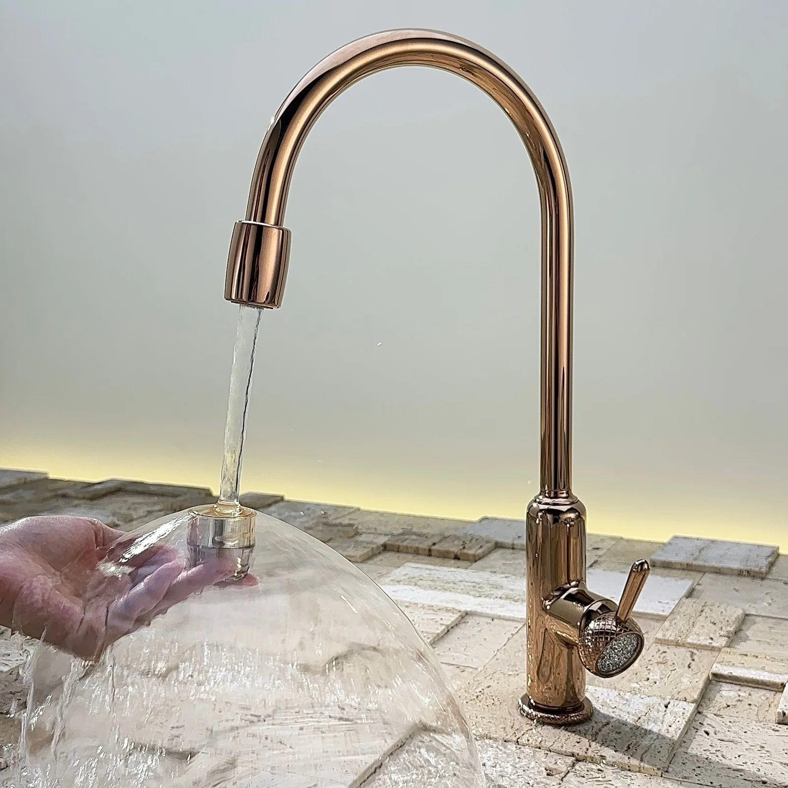 

Смеситель для кухонной мойки из латуни цвета розового золота, однорычажный, для горячей и холодной воды, поворотный, класса люкс, с дизайном «Звездный бриллиант»