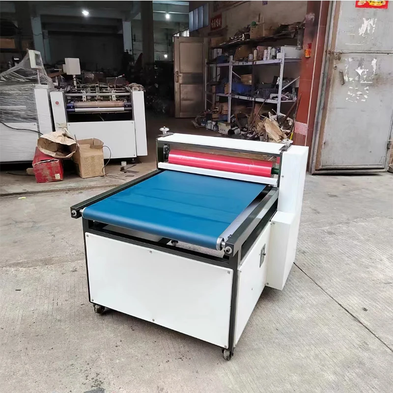

The accurate and stable flattening machine removes trapped air quickly and effectively, achieving a smooth finish.